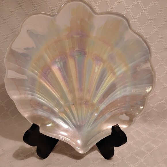 Large Iridescent Shell/Clam Plate - Picture 1 of 10